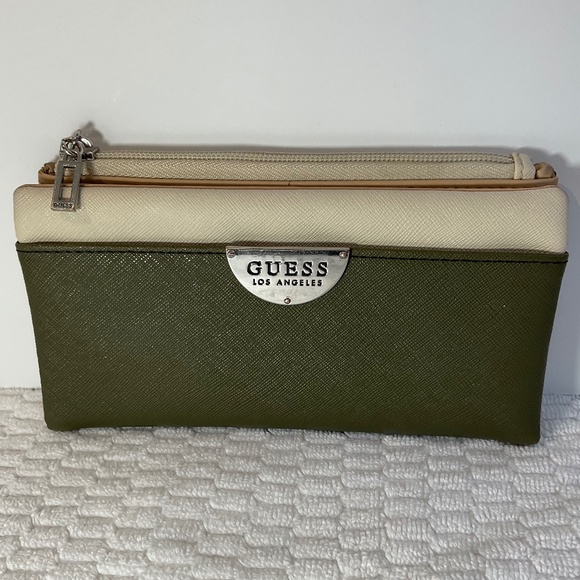 **Free with Purchase** Guess Wallet Vegan Leather Tricolour Green, Black and Tan - Picture 1 of 16